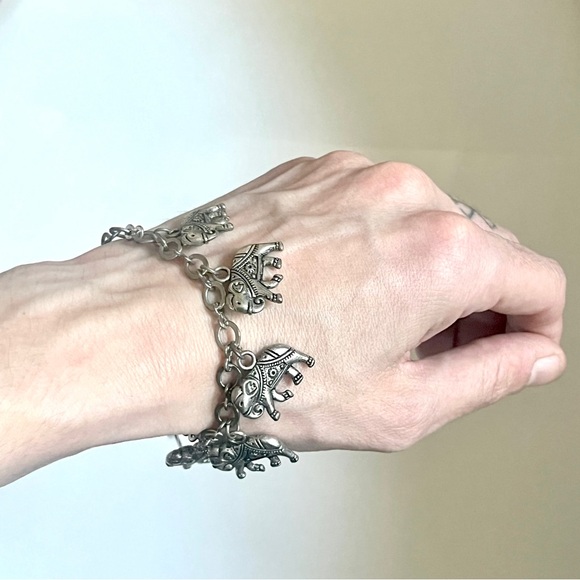 🆓 with purchase • elephant charm bracelet - Picture 14 of 15